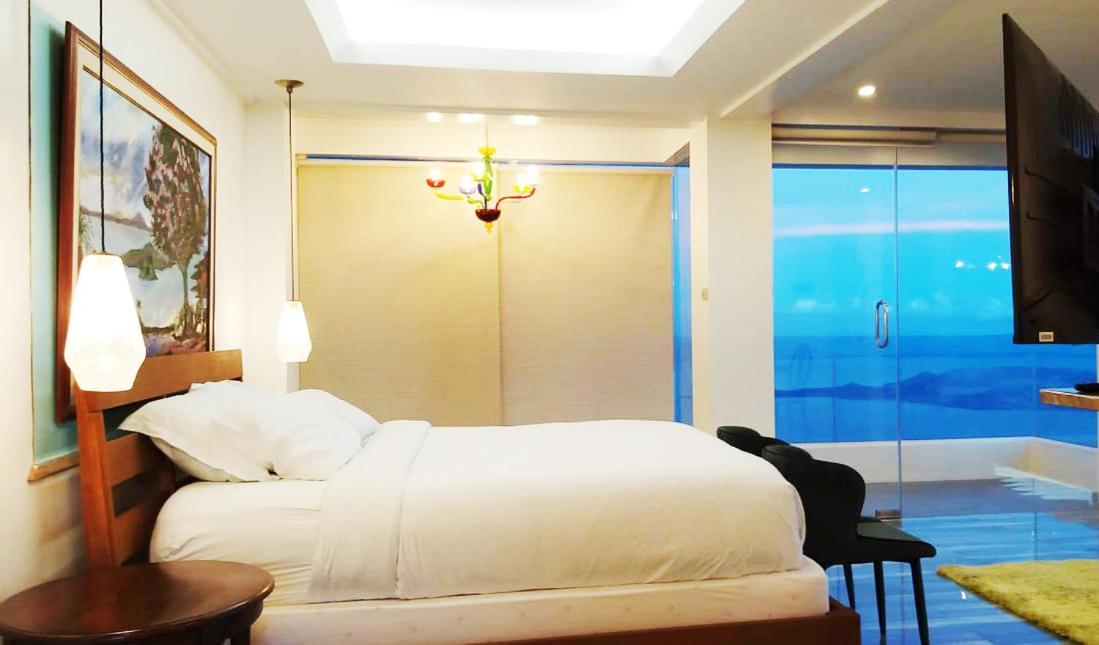 Bed and Breakfast The Carmelence View Tagaytay City Zewnętrze zdjęcie