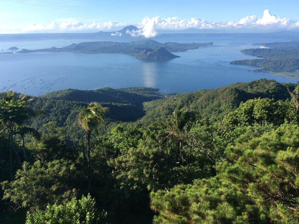 Bed and Breakfast The Carmelence View Tagaytay City Zewnętrze zdjęcie