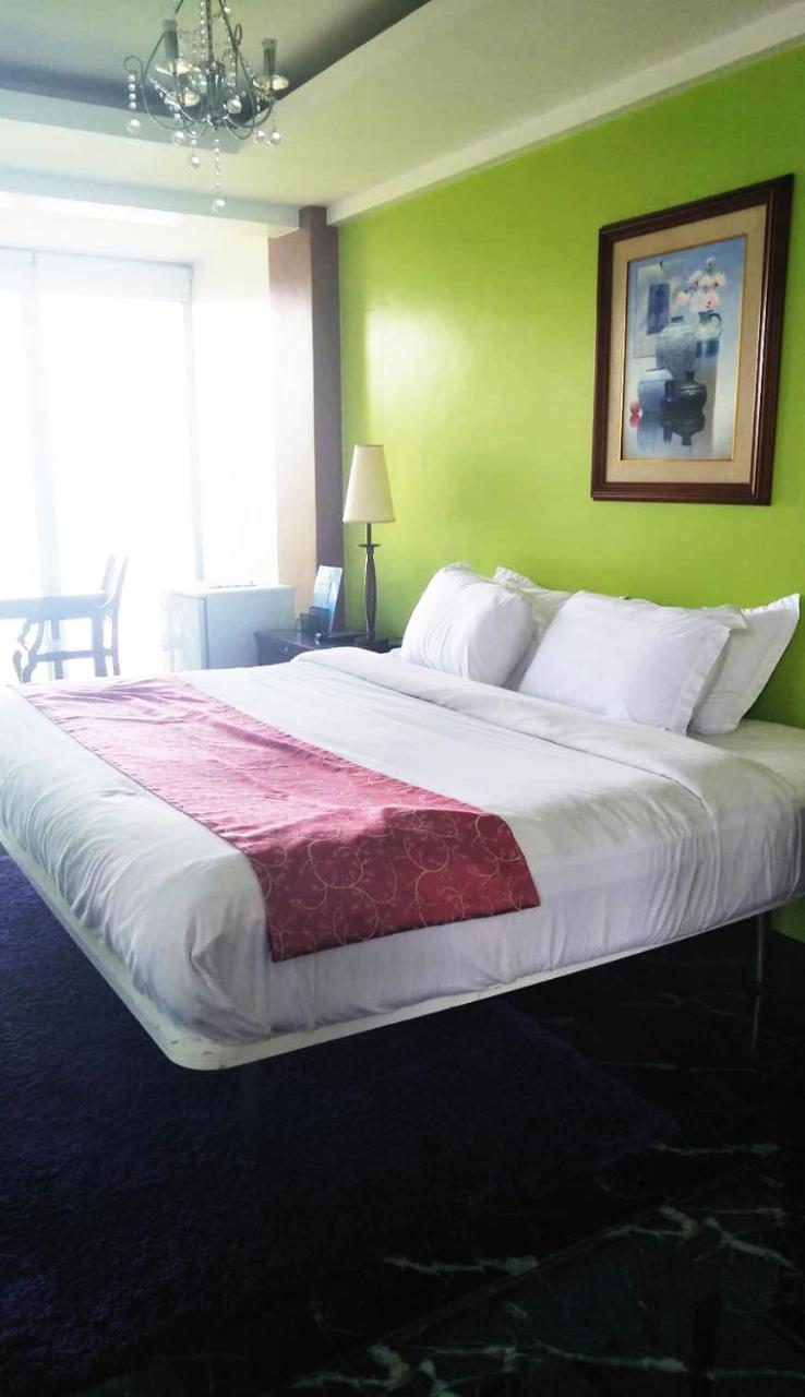 Bed and Breakfast The Carmelence View Tagaytay City Zewnętrze zdjęcie